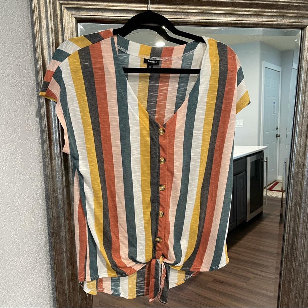 Torrid tie front multi colored top Sz 00